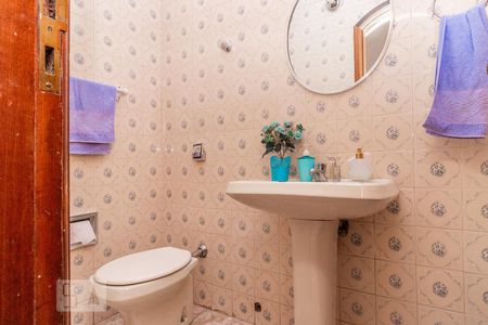 Casa à venda com 200m², 3 quartos e 6 vagas Casa à venda com 200m², 3 quartos e 6 vagasLavabo