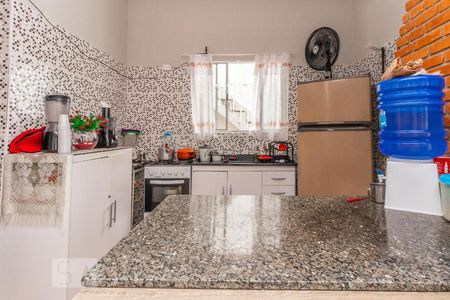 Casa à venda com 200m², 3 quartos e 6 vagas Casa à venda com 200m², 3 quartos e 6 vagasCozinha da Edícula