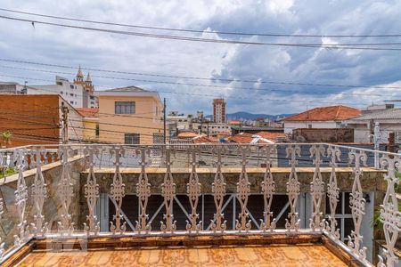 Casa à venda com 200m², 3 quartos e 6 vagas Casa à venda com 200m², 3 quartos e 6 vagasSacada