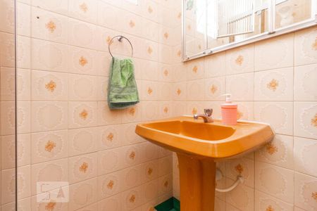 Casa à venda com 200m², 3 quartos e 6 vagas Casa à venda com 200m², 3 quartos e 6 vagasBanheiro