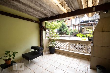 Casa à venda com 135m², 2 quartos e 1 vaga Casa à venda com 135m², 2 quartos e 1 vagaChurrasqueira