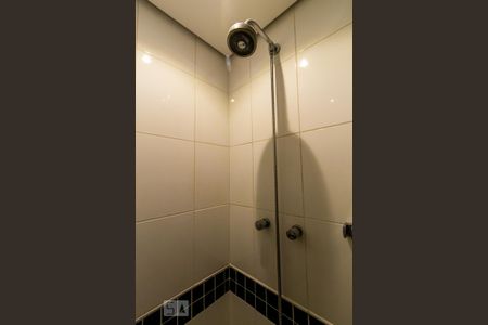 Studio para alugar com 29m², 1 quarto e 1 vaga Studio para alugar com 29m², 1 quarto e 1 vagaChuveiro