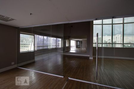 Studio para alugar com 29m², 1 quarto e 1 vaga Studio para alugar com 29m², 1 quarto e 1 vagaÁrea comum - Academia