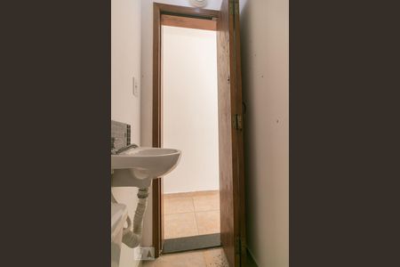 Casa de condomínio à venda com 60m², 2 quartos e 1 vagaBanheiro 2