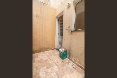 Casa de condomínio à venda com 60m², 2 quartos e 1 vagaÁrea de Serviço