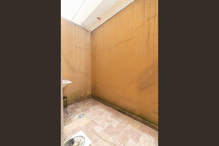 Casa de condomínio à venda com 60m², 2 quartos e 1 vagaÁrea de Serviço