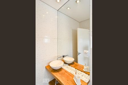 Casa à venda com 207m², 2 quartos e 2 vagasBanheiro da Suíte