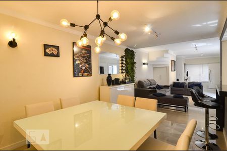 Sala de casa à venda com 2 quartos, 207m² em Indianópolis, São Paulo