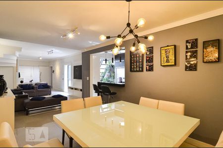 Sala de casa à venda com 2 quartos, 207m² em Indianópolis, São Paulo