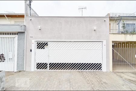 Casa à venda com 207m², 2 quartos e 2 vagasFachada