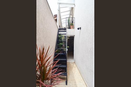 Casa à venda com 207m², 2 quartos e 2 vagasCorredor Lateral