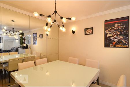 Sala de casa à venda com 2 quartos, 207m² em Indianópolis, São Paulo