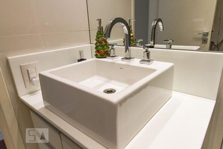 Apartamento à venda com 85m², 2 quartos e 2 vagasBanheiro social