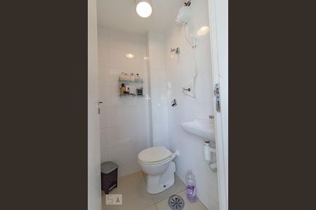 Apartamento à venda com 85m², 2 quartos e 2 vagasBanheiro área de serviço