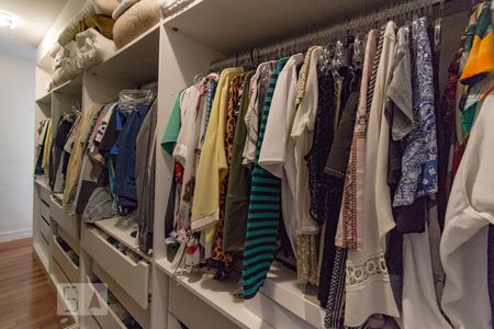 Apartamento à venda com 85m², 2 quartos e 2 vagasClose suíte