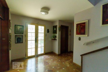 Casa para alugar com 275m², 4 quartos e 2 vagasCorredor