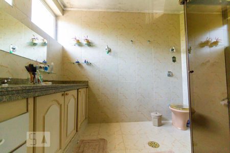 Casa para alugar com 275m², 4 quartos e 2 vagasBanheiro da Suíte 1