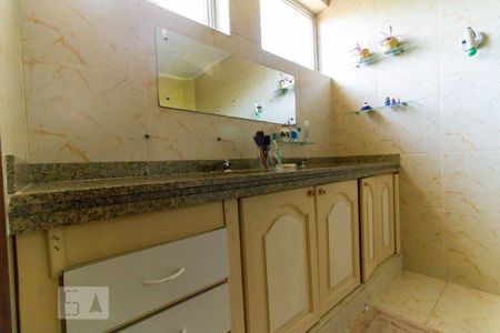 Casa para alugar com 275m², 4 quartos e 2 vagasBanheiro da Suíte 1