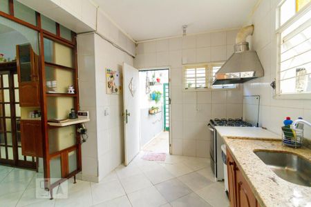 Casa para alugar com 275m², 4 quartos e 2 vagasCozinha