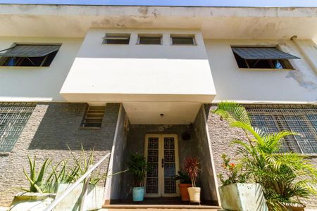 Casa para alugar com 275m², 4 quartos e 2 vagasFachada