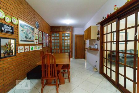 Casa para alugar com 275m², 4 quartos e 2 vagasCozinha