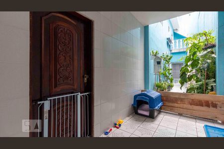 Casa à venda com 218m², 3 quartos e 2 vagasAcesso de Entrada