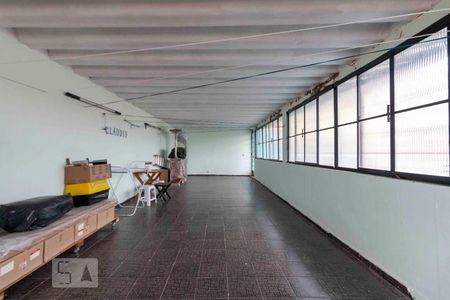 Casa à venda com 218m², 3 quartos e 2 vagasSalão 