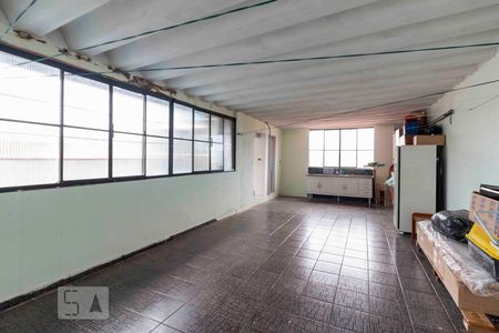 Casa à venda com 218m², 3 quartos e 2 vagasSalão 