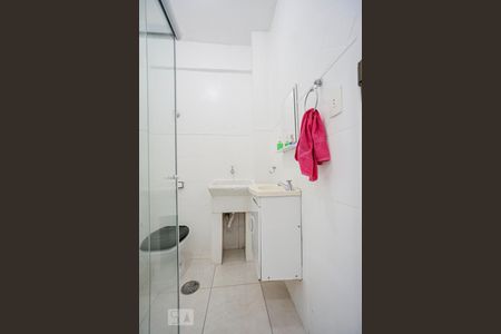 Banheiro social de apartamento para alugar com 1 quarto, 30m² em Brás, São Paulo