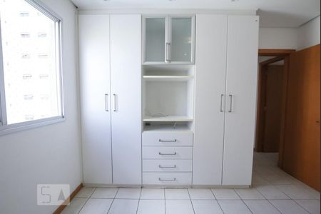 Detalhe da Suíte - Armário de apartamento à venda com 3 quartos, 80m² em Setor Central, Goiânia