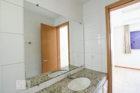 Apartamento à venda com 80m², 3 quartos e 1 vaga Apartamento à venda com 80m², 3 quartos e 1 vagaDetalhe do Banheiro da Suite - Espelho