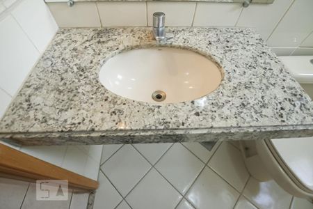 Apartamento à venda com 80m², 3 quartos e 1 vaga Apartamento à venda com 80m², 3 quartos e 1 vagaDetalhe do Banheiro - Pia