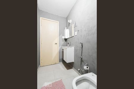 Apartamento à venda com 93m², 2 quartos e 1 vaga Apartamento à venda com 93m², 2 quartos e 1 vagaBanheiro