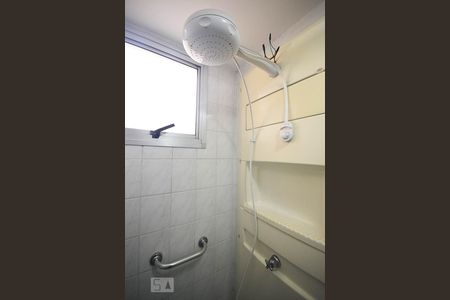 Apartamento para alugar com 48m², 2 quartos e 1 vagaChuveiro do banheiro