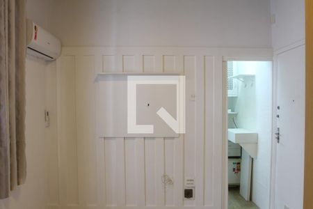 Sala/Quarto de kitnet/studio à venda com 1 quarto, 20m² em Leblon, Rio de Janeiro