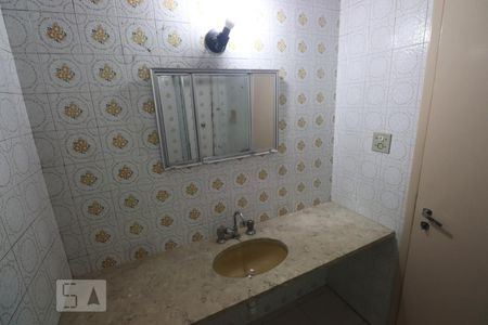 Casa à venda com 200m², 3 quartos e 3 vagasBanheiro Social