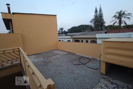 Casa à venda com 200m², 3 quartos e 3 vagasCobertura