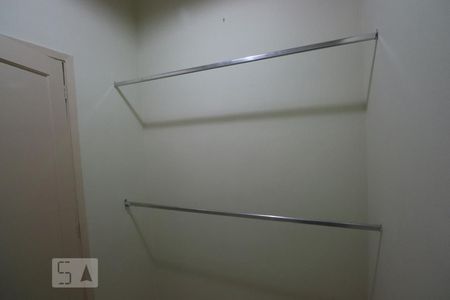 Casa à venda com 200m², 3 quartos e 3 vagasQuarto Suíte