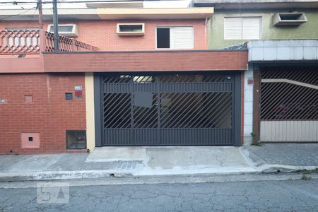 Casa à venda com 200m², 3 quartos e 3 vagasFachada