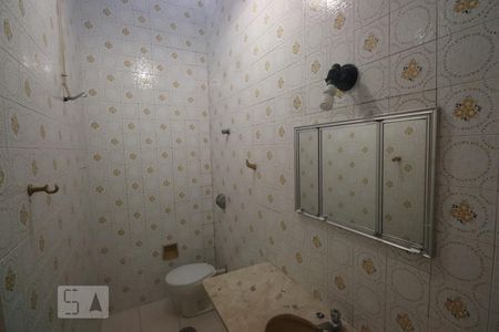 Casa à venda com 200m², 3 quartos e 3 vagasBanheiro da Suíte