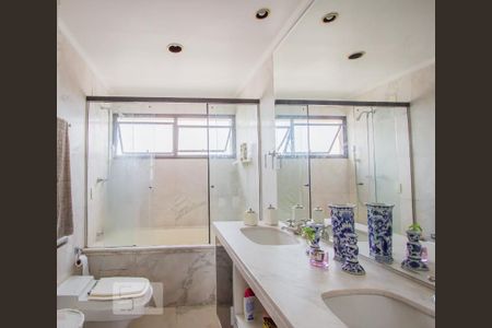 Apartamento à venda com 380m², 3 quartos e 4 vagasBanheiro suíte 2