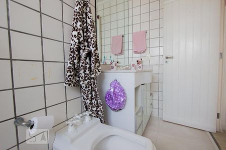 Apartamento à venda com 380m², 3 quartos e 4 vagasSuíte 1 - Banheiro