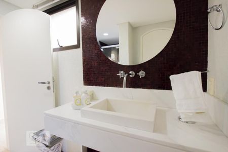 Apartamento à venda com 380m², 3 quartos e 4 vagasBanheiro - Cobertura