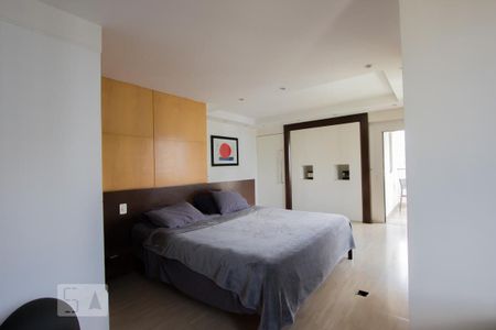 Apartamento à venda com 380m², 3 quartos e 4 vagasSuíte 2