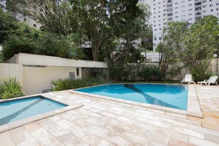 Apartamento à venda com 380m², 3 quartos e 4 vagasÁrea comum - Piscina