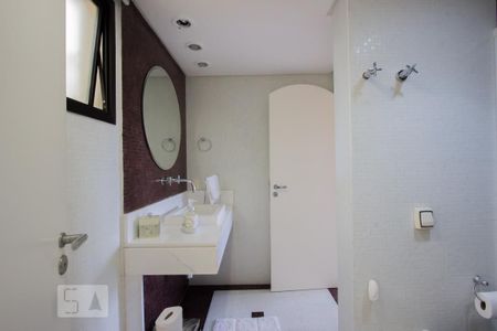 Apartamento à venda com 380m², 3 quartos e 4 vagasBanheiro - Cobertura