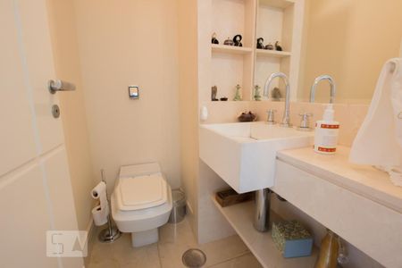 Apartamento à venda com 380m², 3 quartos e 4 vagasLavabo