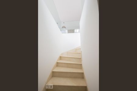 Apartamento à venda com 380m², 3 quartos e 4 vagasEscadas