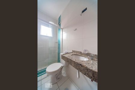 Banheiro  de apartamento à venda com 2 quartos, 40m² em Vila Linda, Santo André