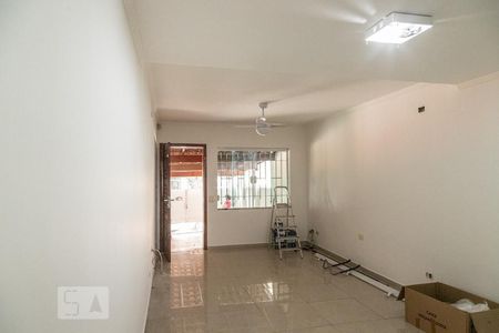 Sala de casa para alugar com 2 quartos, 120m² em Vila Guilhermina, São Paulo